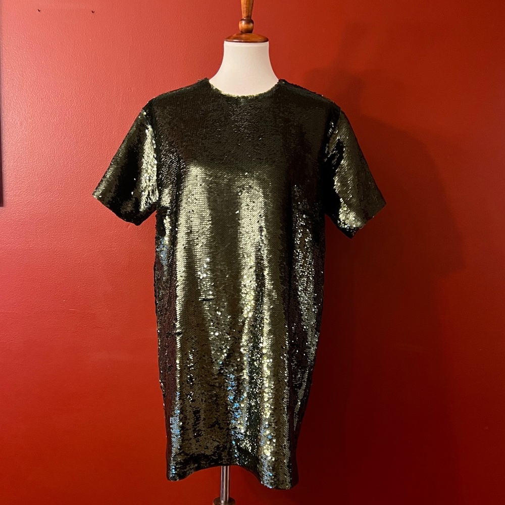 The Frankie Shop ‘Riley’ Sequins Tee Dress in Olive Green NEW NWT - Picture 4 of 13